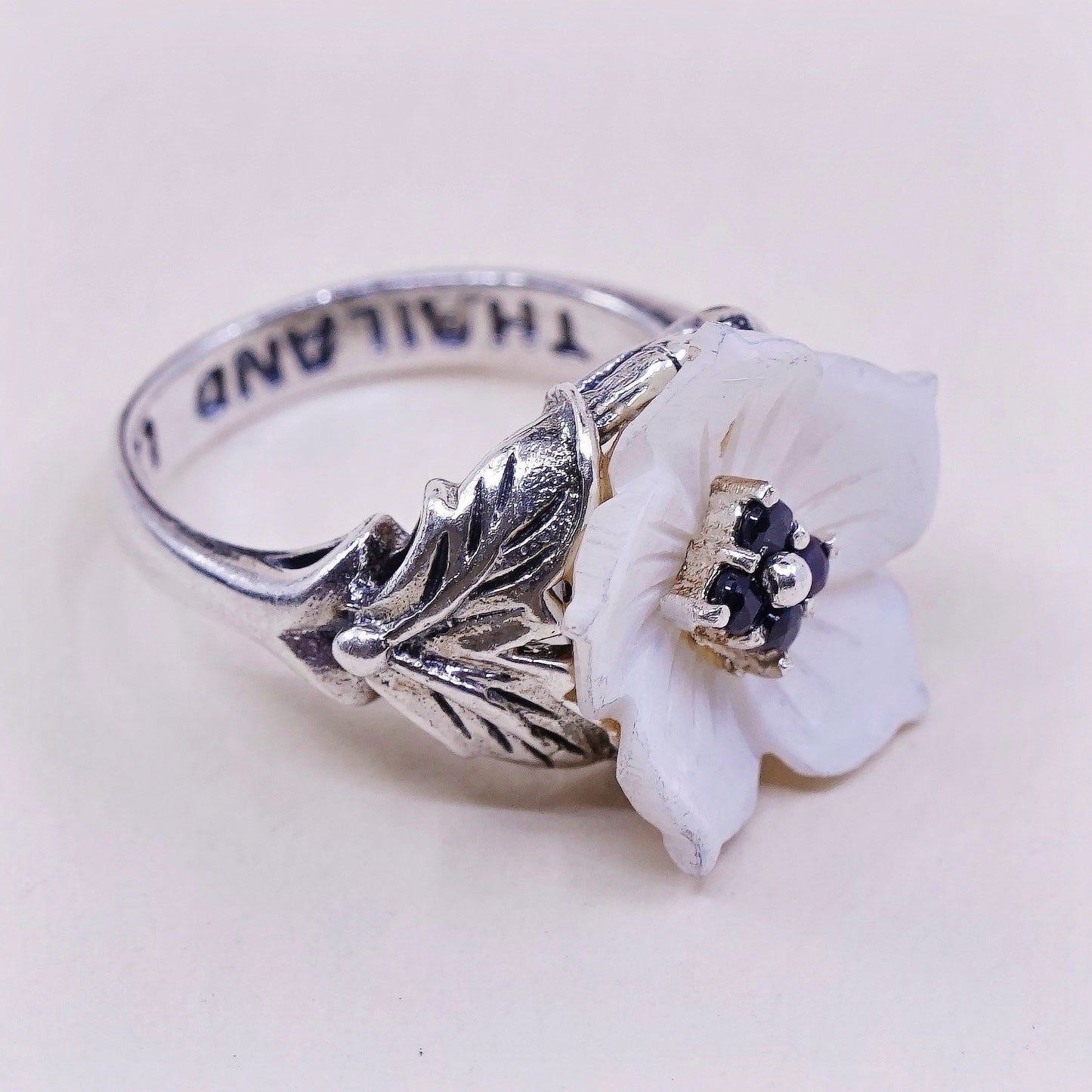 Size 6, vtg LS. sterling silver flower with crystal 925 ring w/ mother of pearl