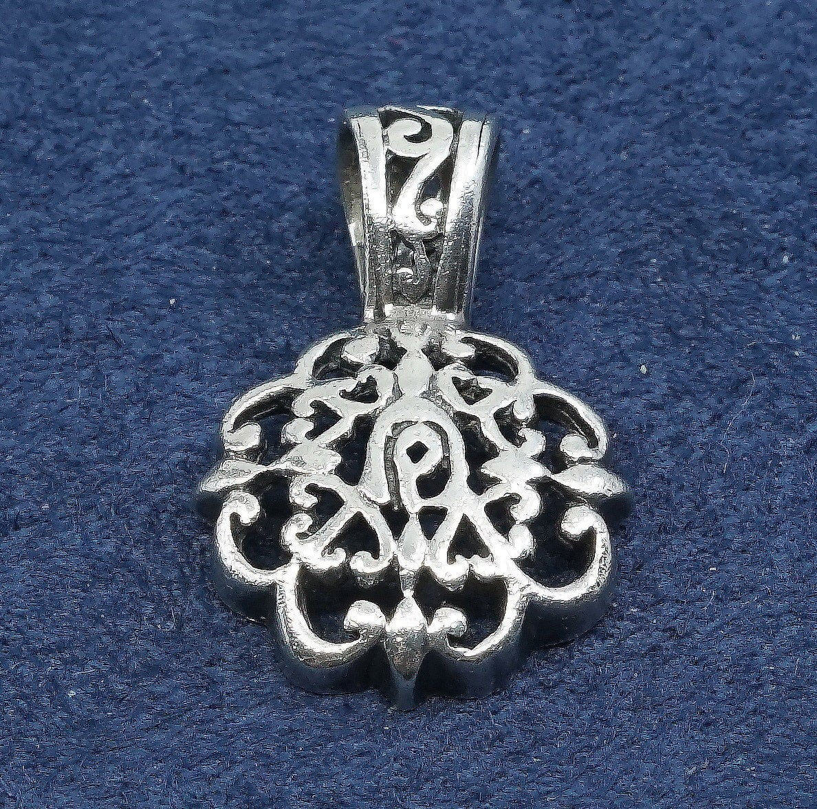 vtg Sterling silver handmade pendant, 925 Irish pattern filigree