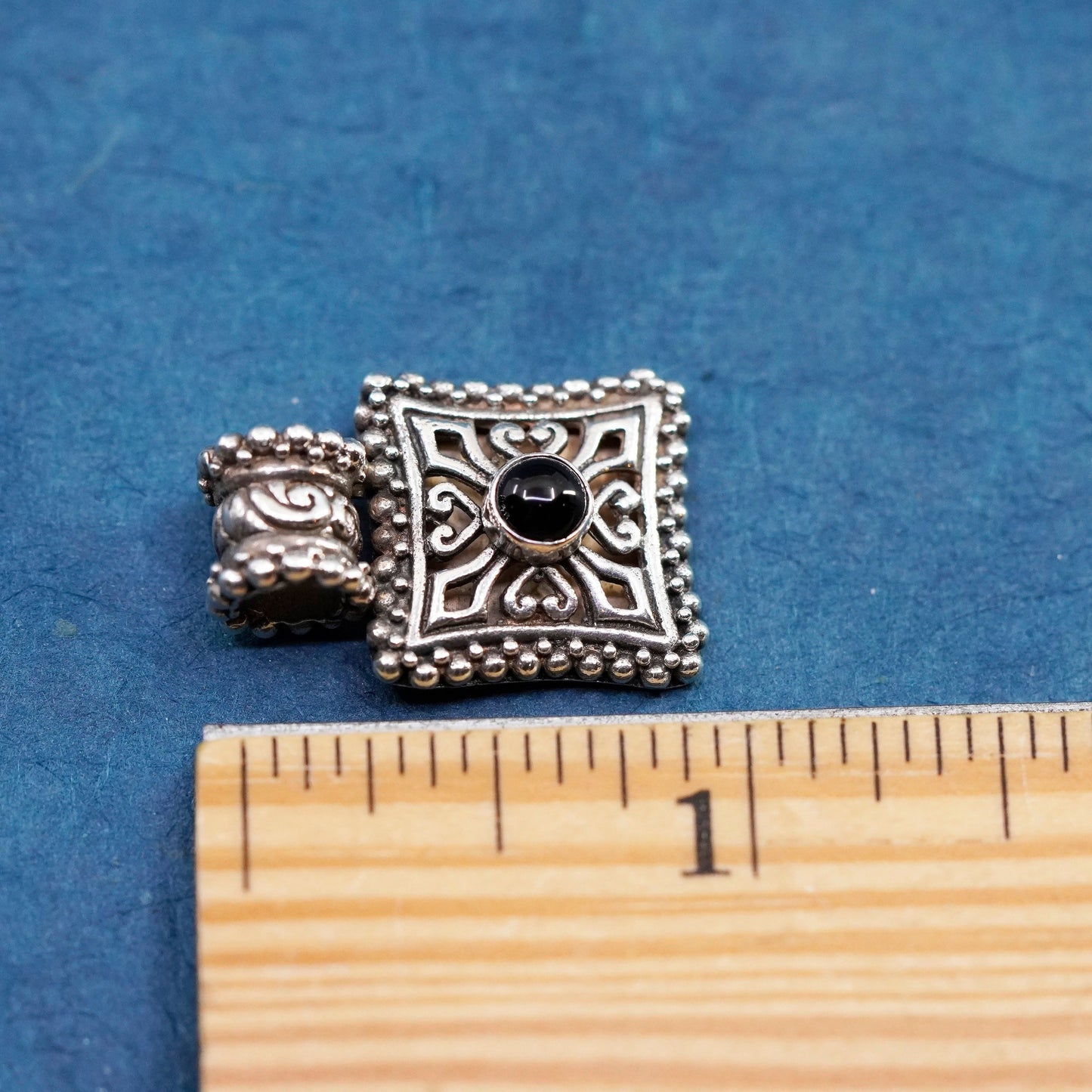 Vintage Sterling 925 silver handmade square filigree pendant with onyx