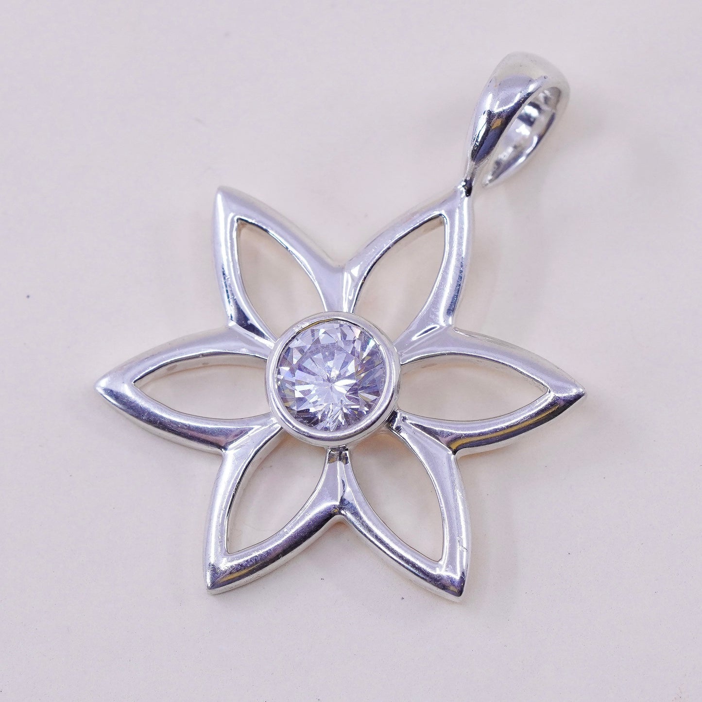 silpada sterling silver pendant, S1195 Silver 925 Star/flower Pendant Cz Center