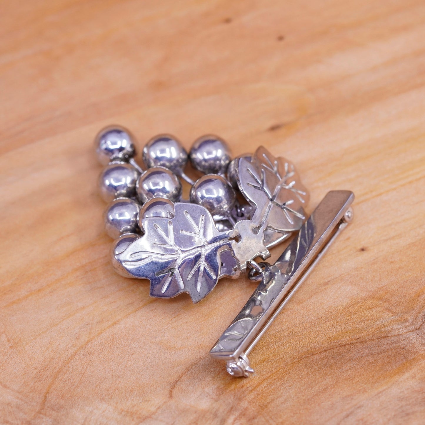 Vintage handmade sterling 925 silver grapes brooch with leaves