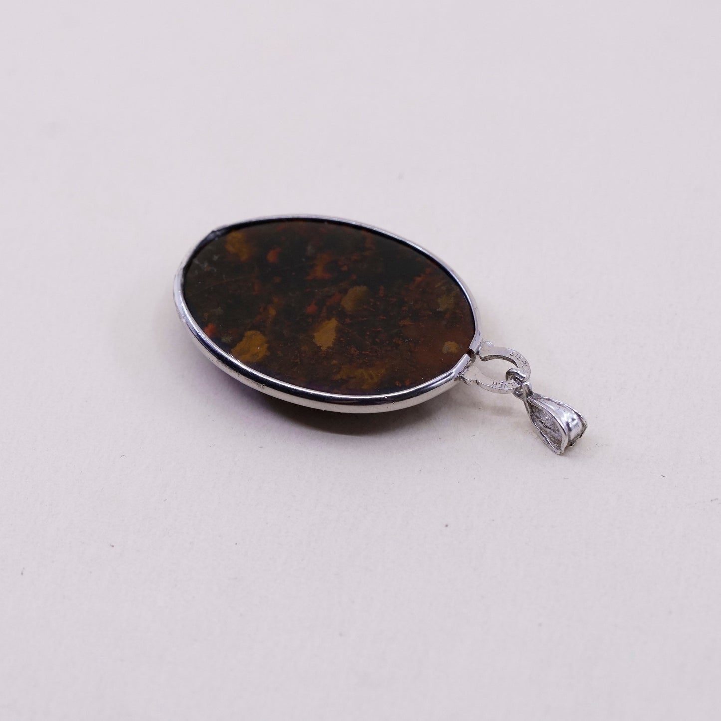 Vintage sterling 925 silver handmade pendant with oval agate