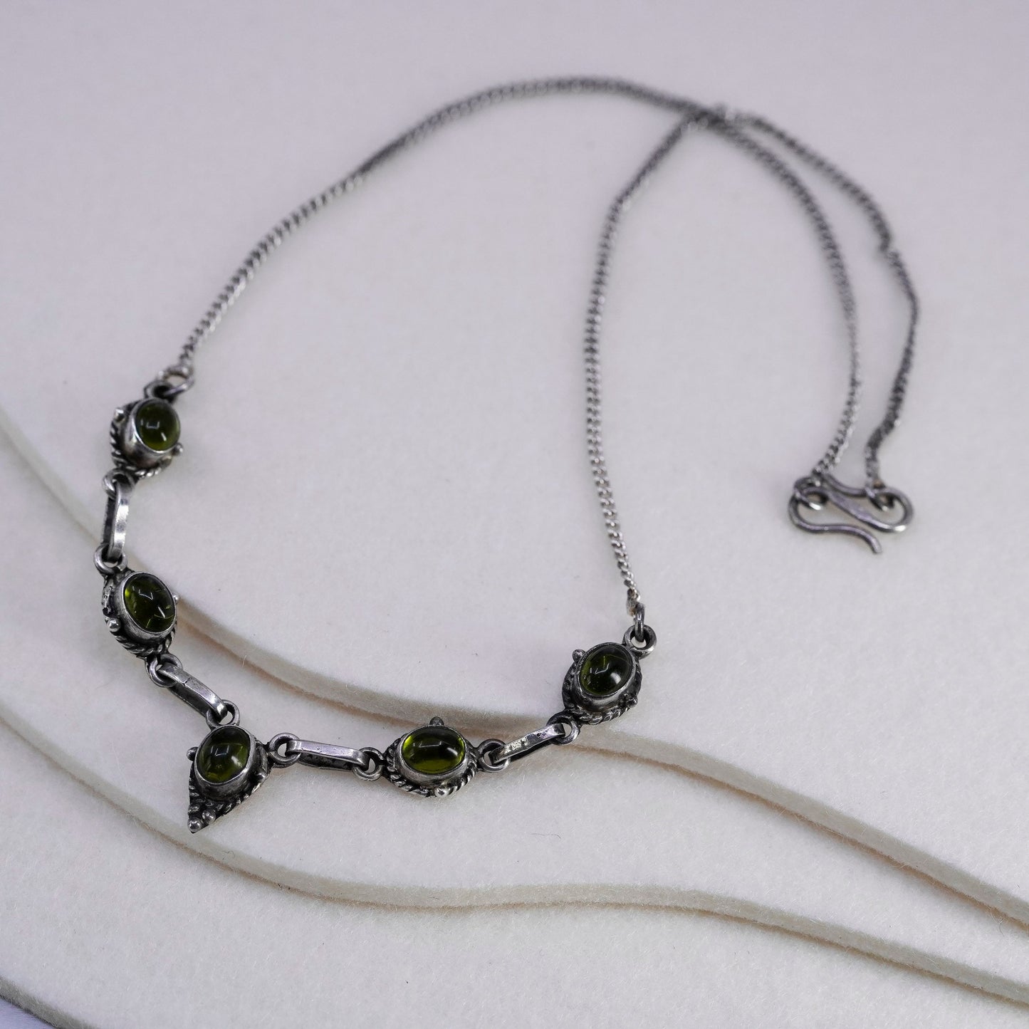 16”, vintage Sterling 925 silver handmade curb chain necklace with peridot