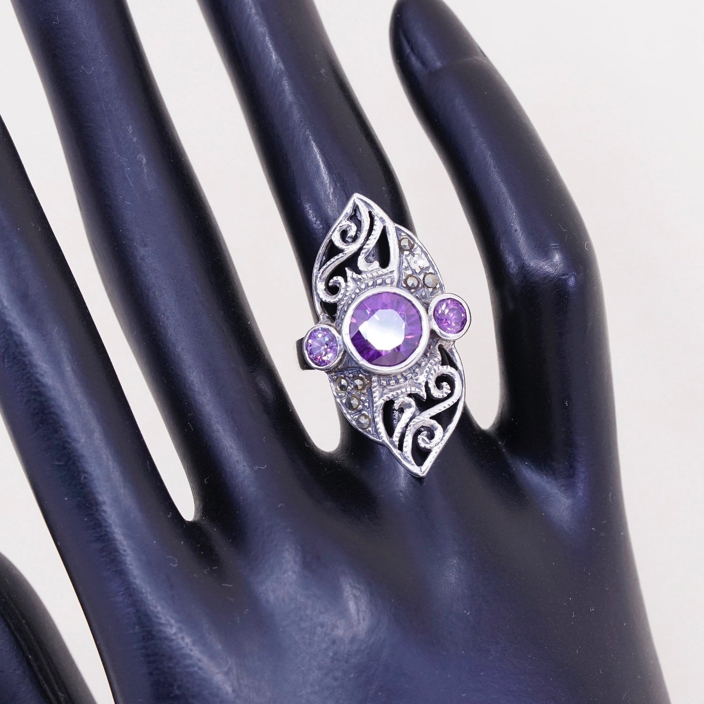 Size 5.5, vtg sterling silver handmade ring, 925 with amethyst and marcasite