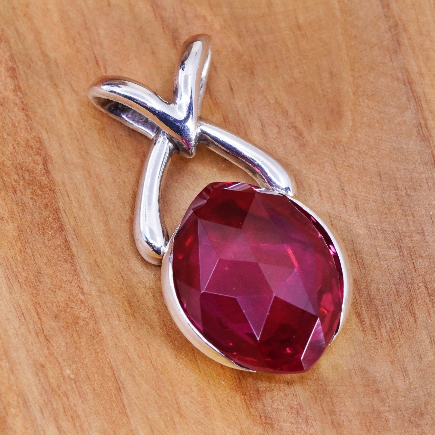 Vintage 1282 Sterling 925 silver pendant with marquise shaped ruby