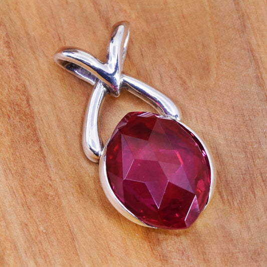 Vintage 1282 Sterling 925 silver pendant with marquise shaped ruby