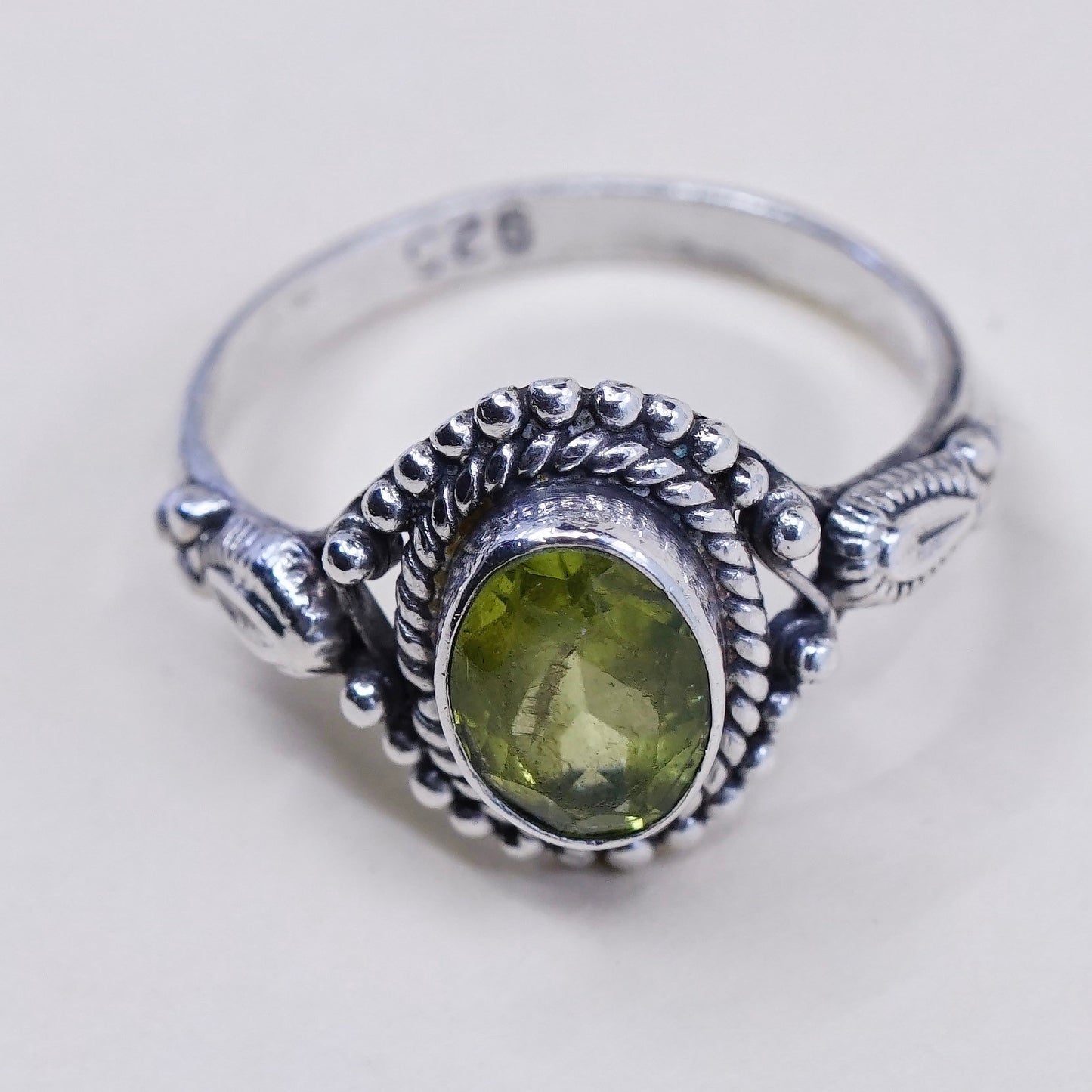 Size 6.5, Vintage sterling 925 silver handmade ring with peridot and beads