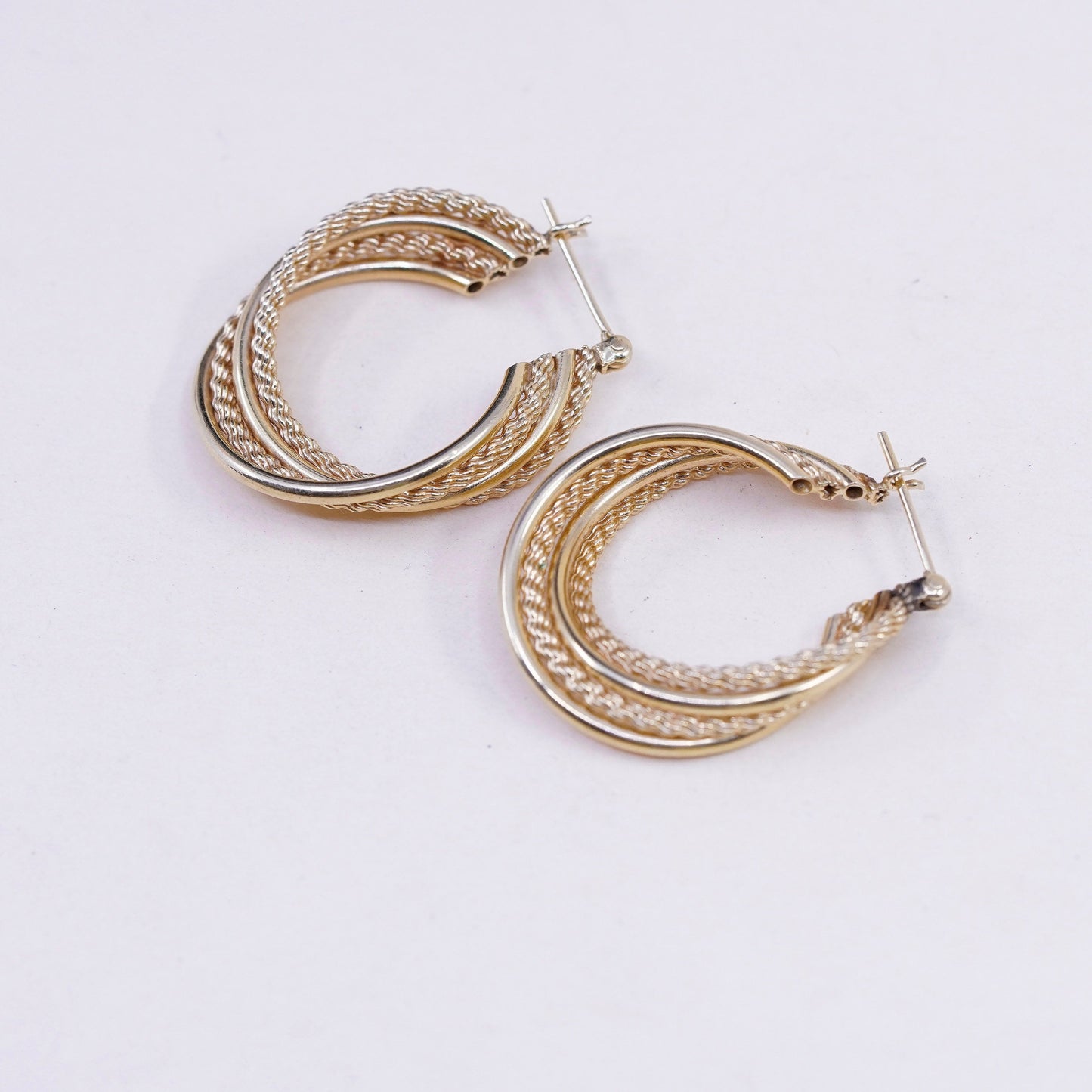 1.25”, 5.2g, Vintage real 14K gold hoops earrings, yellow gold entwined huggie