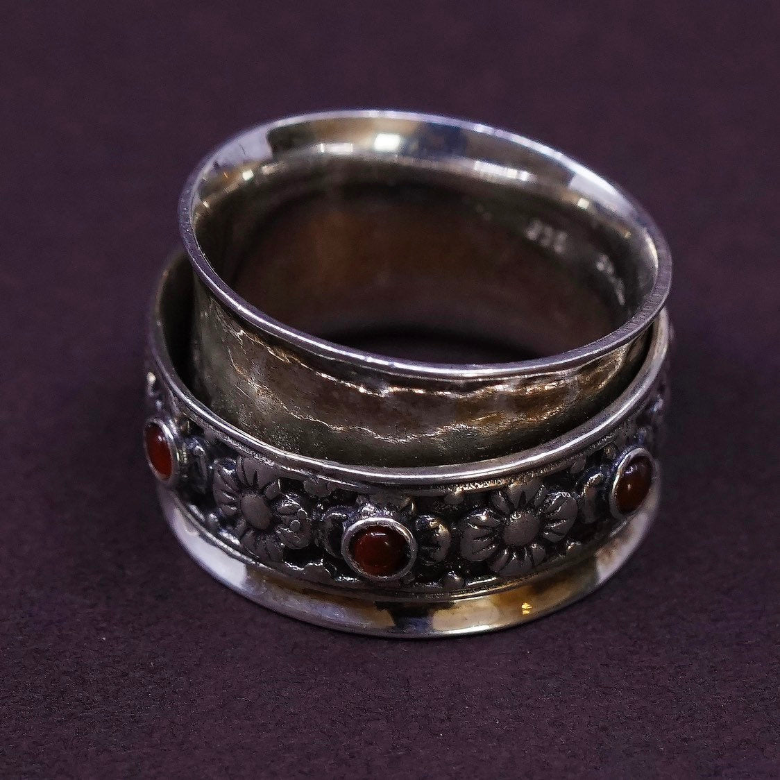 sz 5, Israel Sterling silver spinner ring, 925 band w/ floral spinner N garnet