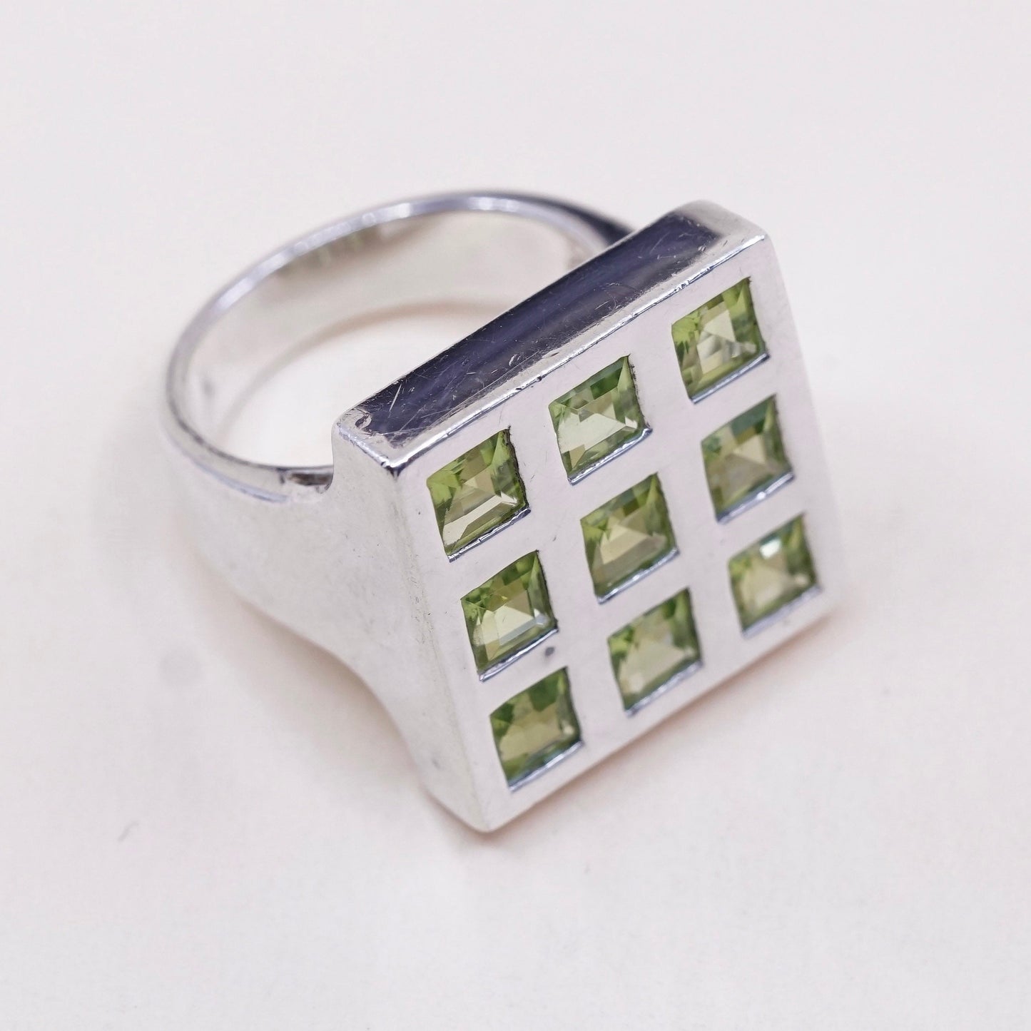 Size 7, Vintage GD mega shiny sterling 925 silver handmade ring with peridot