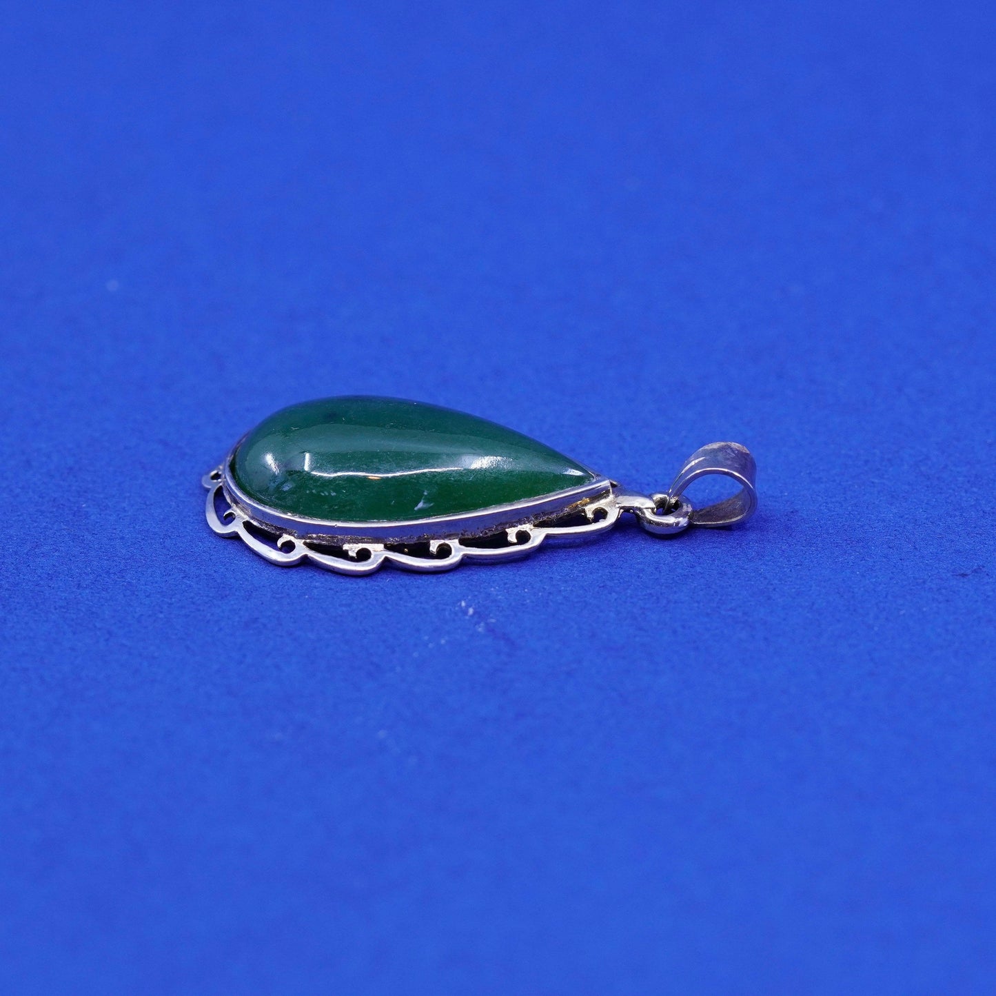 vtg Sterling 925 silver handmade pendant with teardrop jade N filigree trim