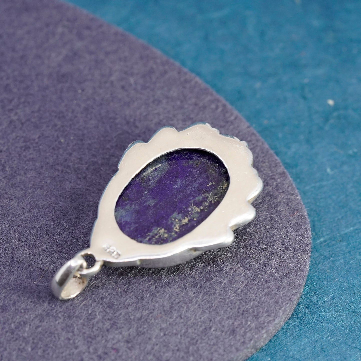 Vintage sterling 925 silver handmade pendant with oval lapis lazuli