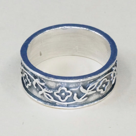 Size 5.5, vintage Mexico Sterling 925 Silver Band embossed Flower Ring