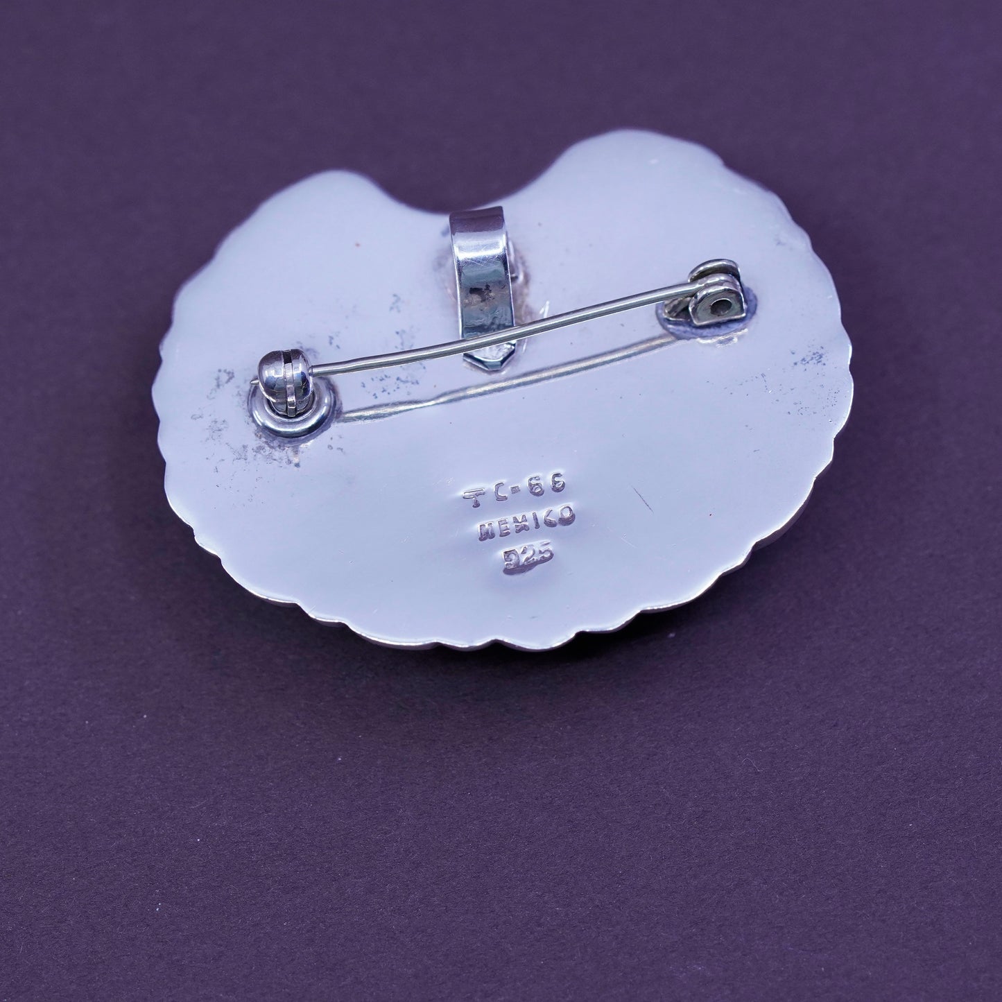 Vintage handmade sterling 925 silver ribbed shell brooch, pendant
