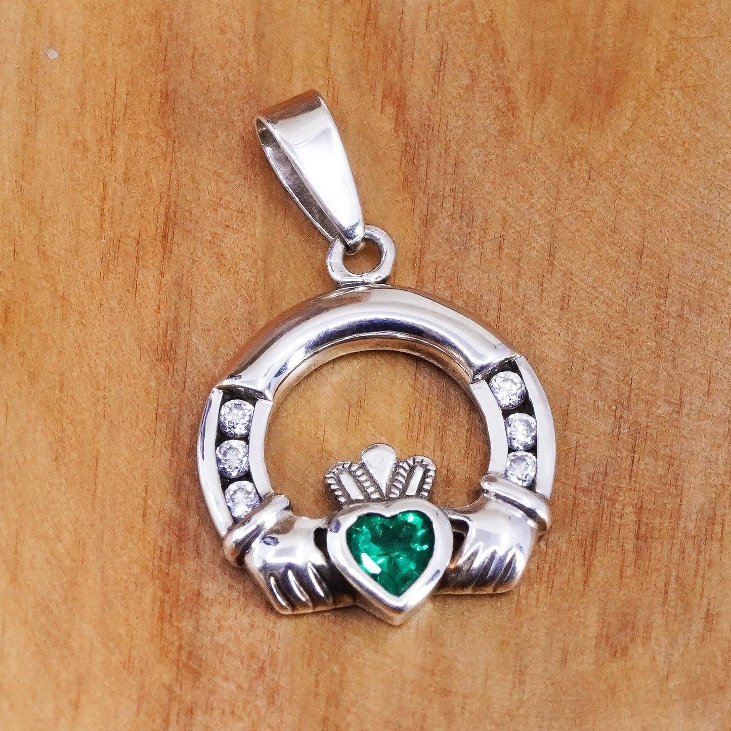 Ireland sterling silver claddagh pendant, holding heart 925 charm peridot