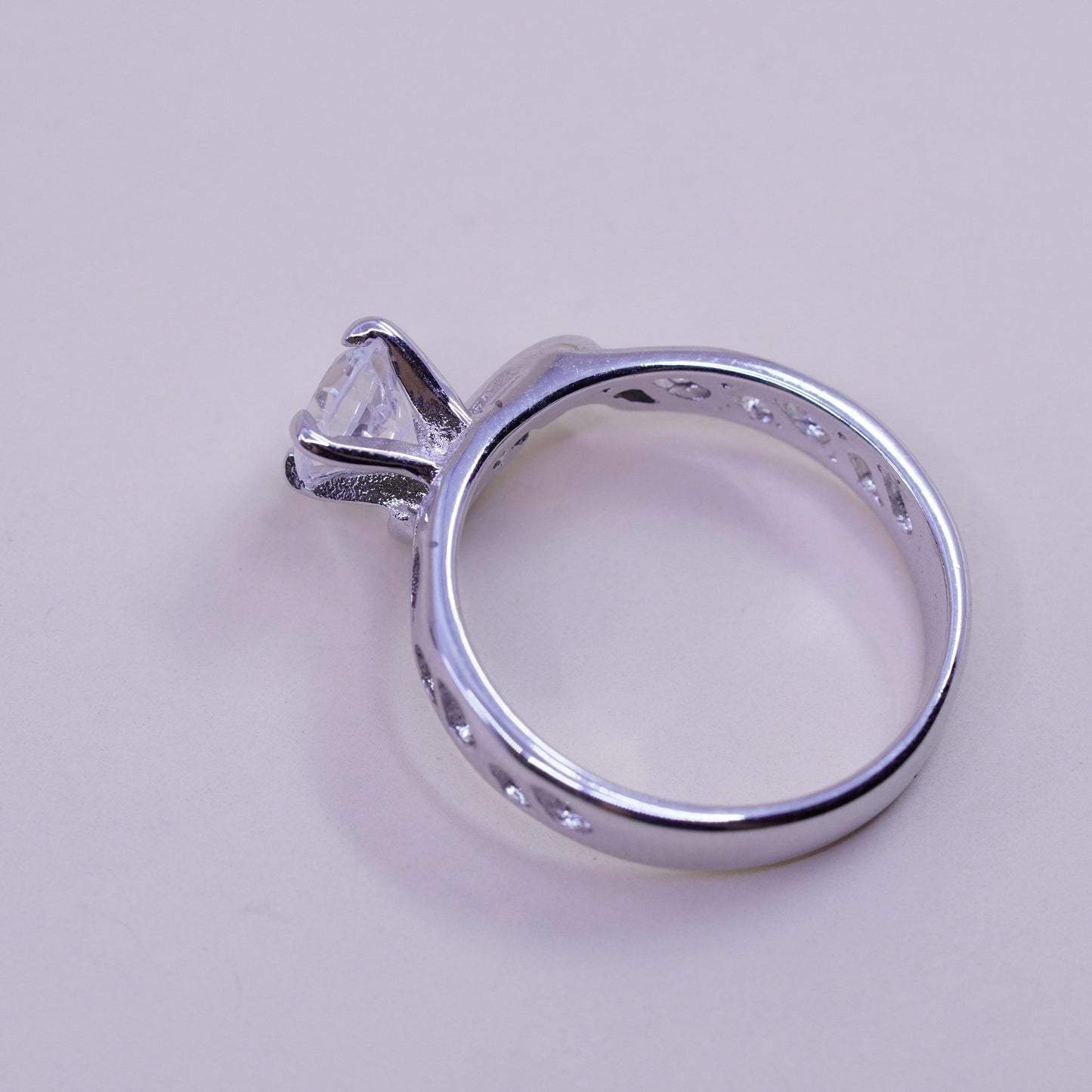 Size 8, vintage Sterling 925 silver Statement ring w/ round Cz