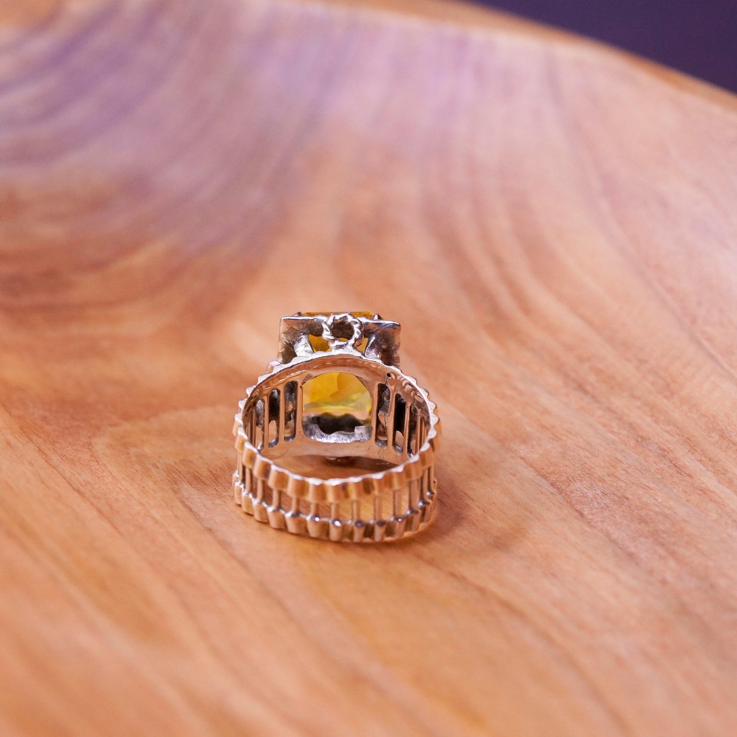 Size 7.75, 8.8g, vintage 785 18K yellow gold handmade ribbed ring with citrine