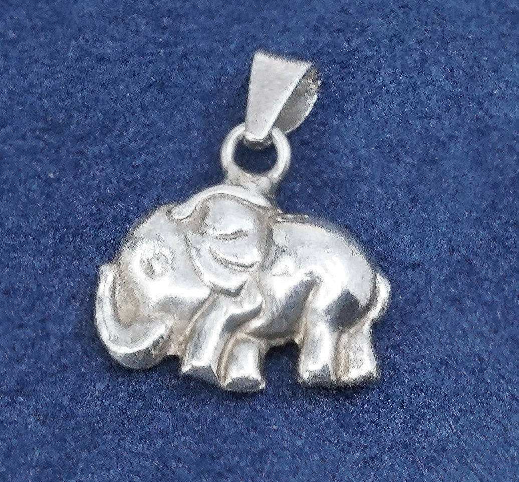 vtg Sterling silver handmade pendant, 925 elephant charm