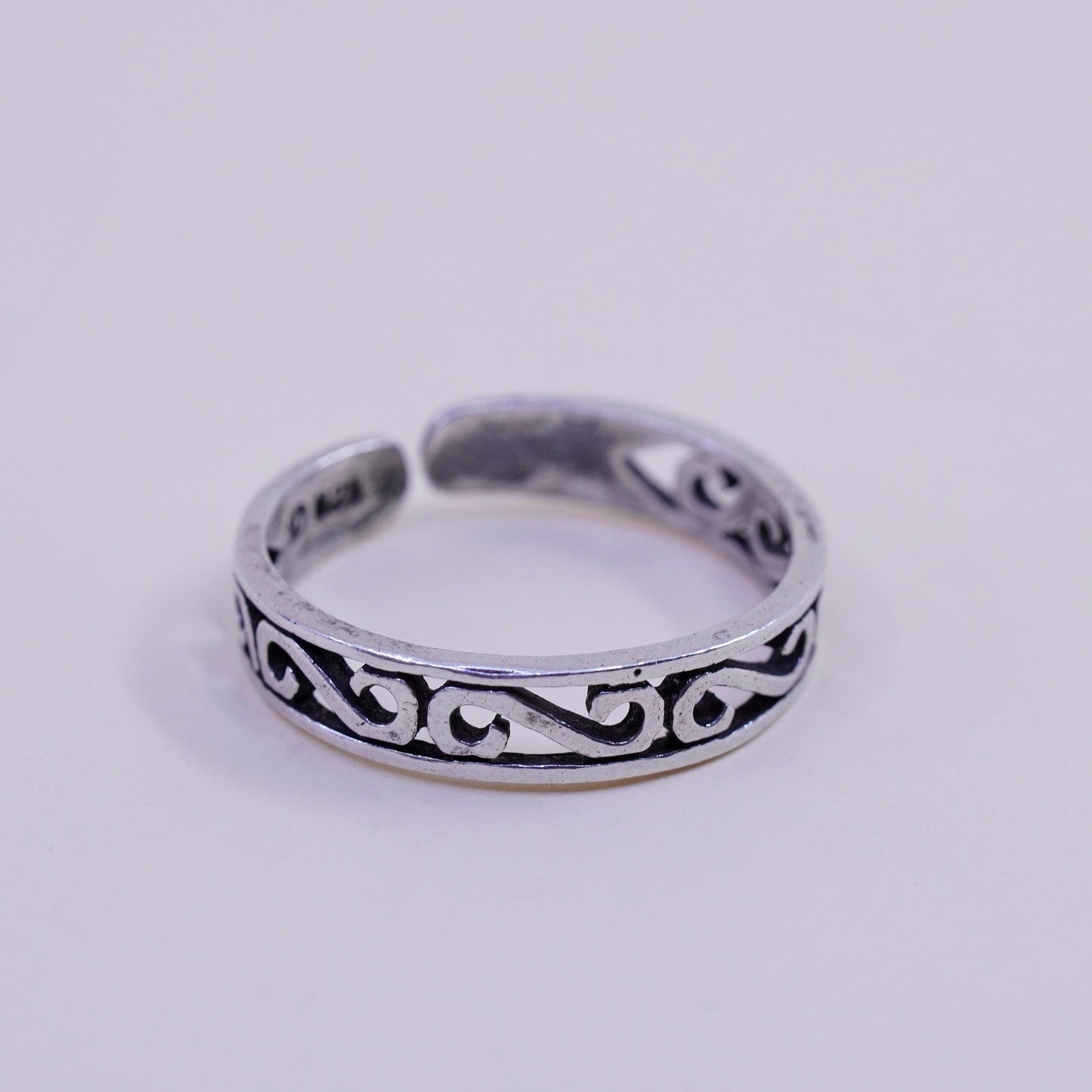 Size 7, vintage sterling silver handmade ring, 925 band with whirl filigree