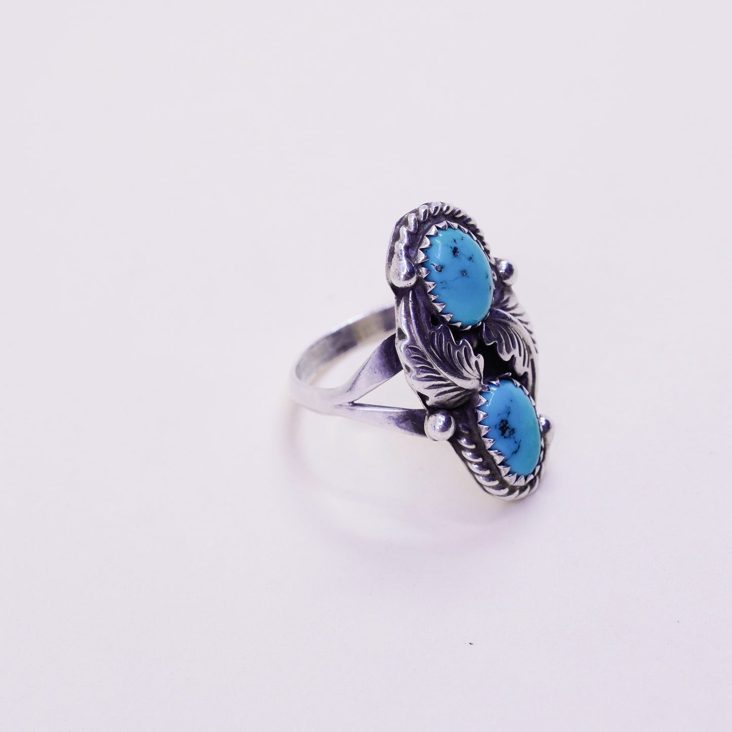 Size 8, Vintage sterling silver handmade southwestern 925 ring turquoise leaves