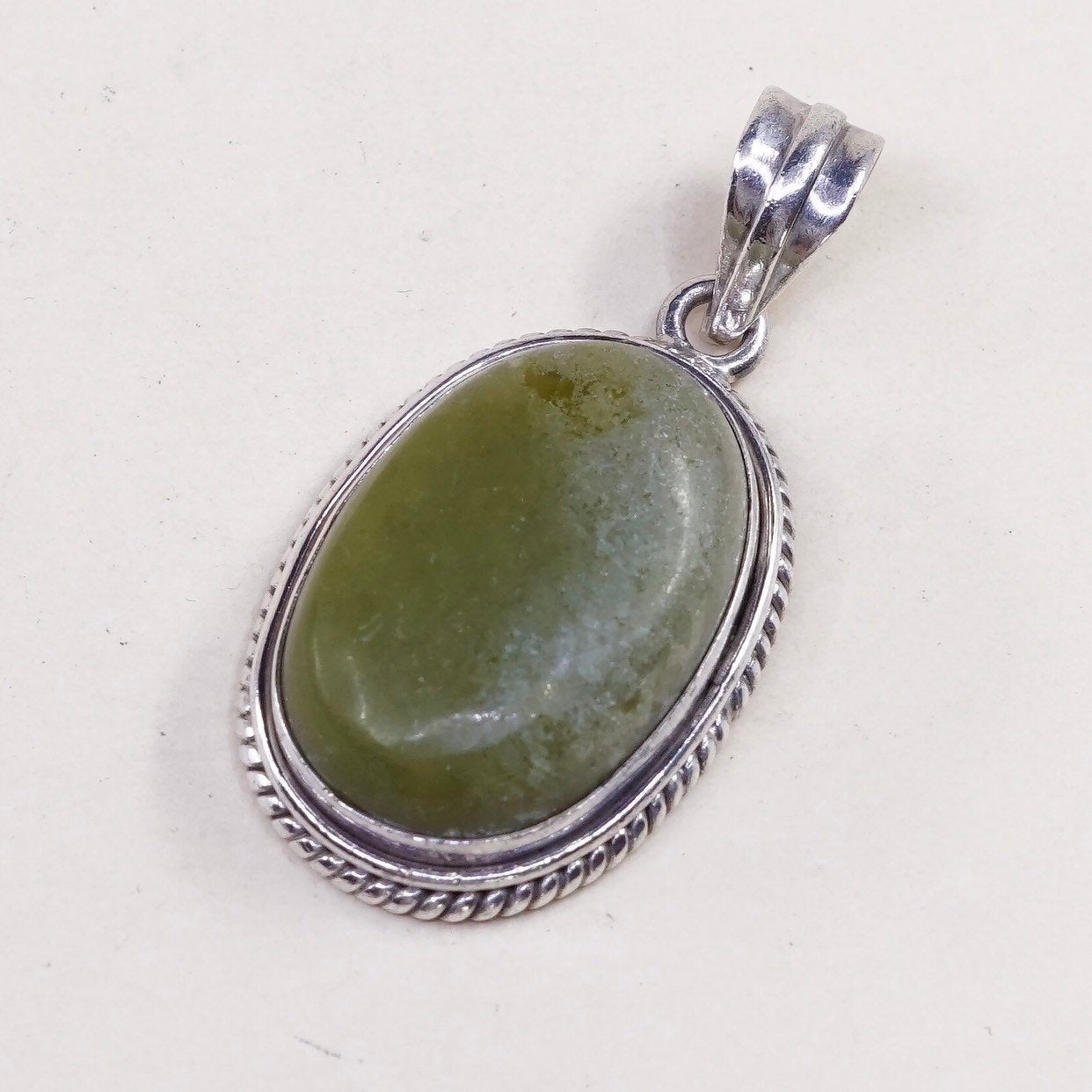 VTG Sterling silver handmade pendant, 925 with oval shaped fine jade