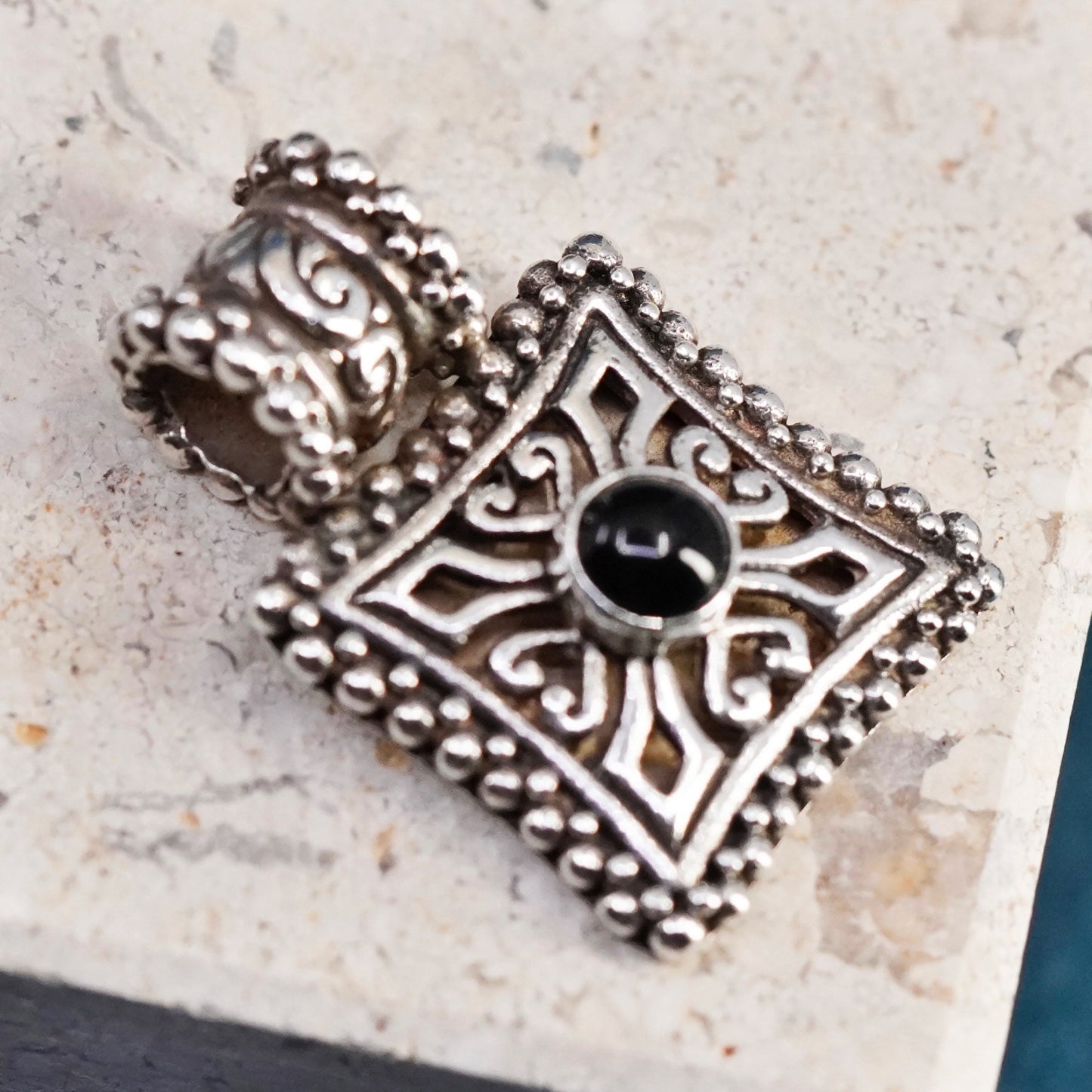 Vintage Sterling 925 silver handmade square filigree pendant with onyx