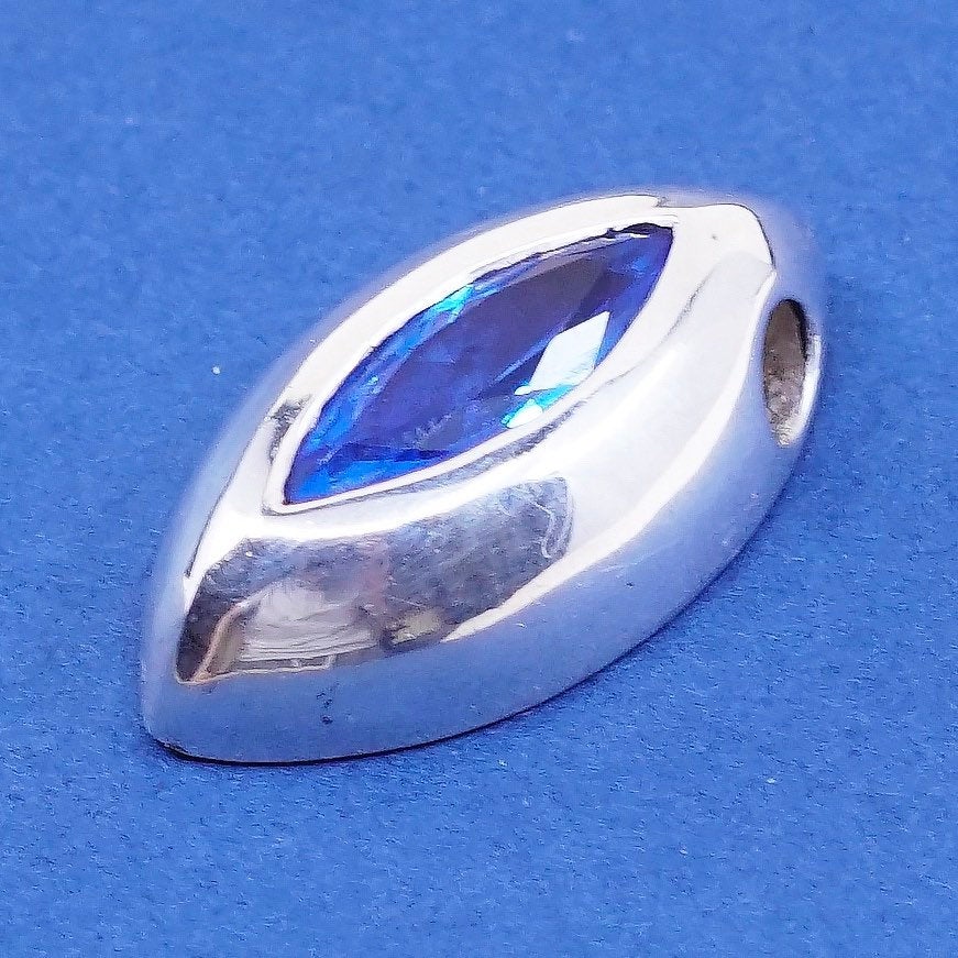 vtg Sterling silver handmade pendant, solid 925 silver with sapphire