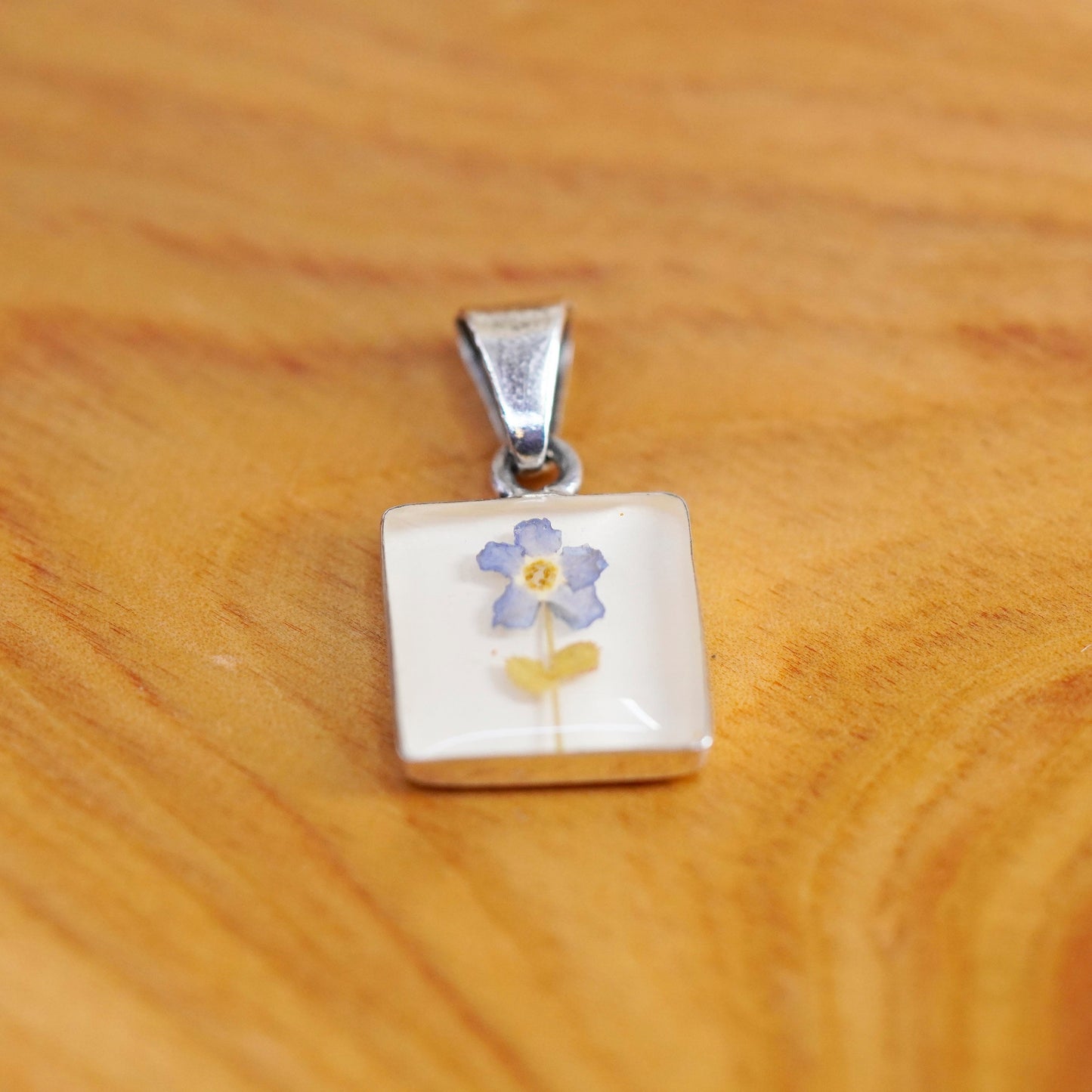 Vintage Sterling 925 silver square shaped pendant with resin flower