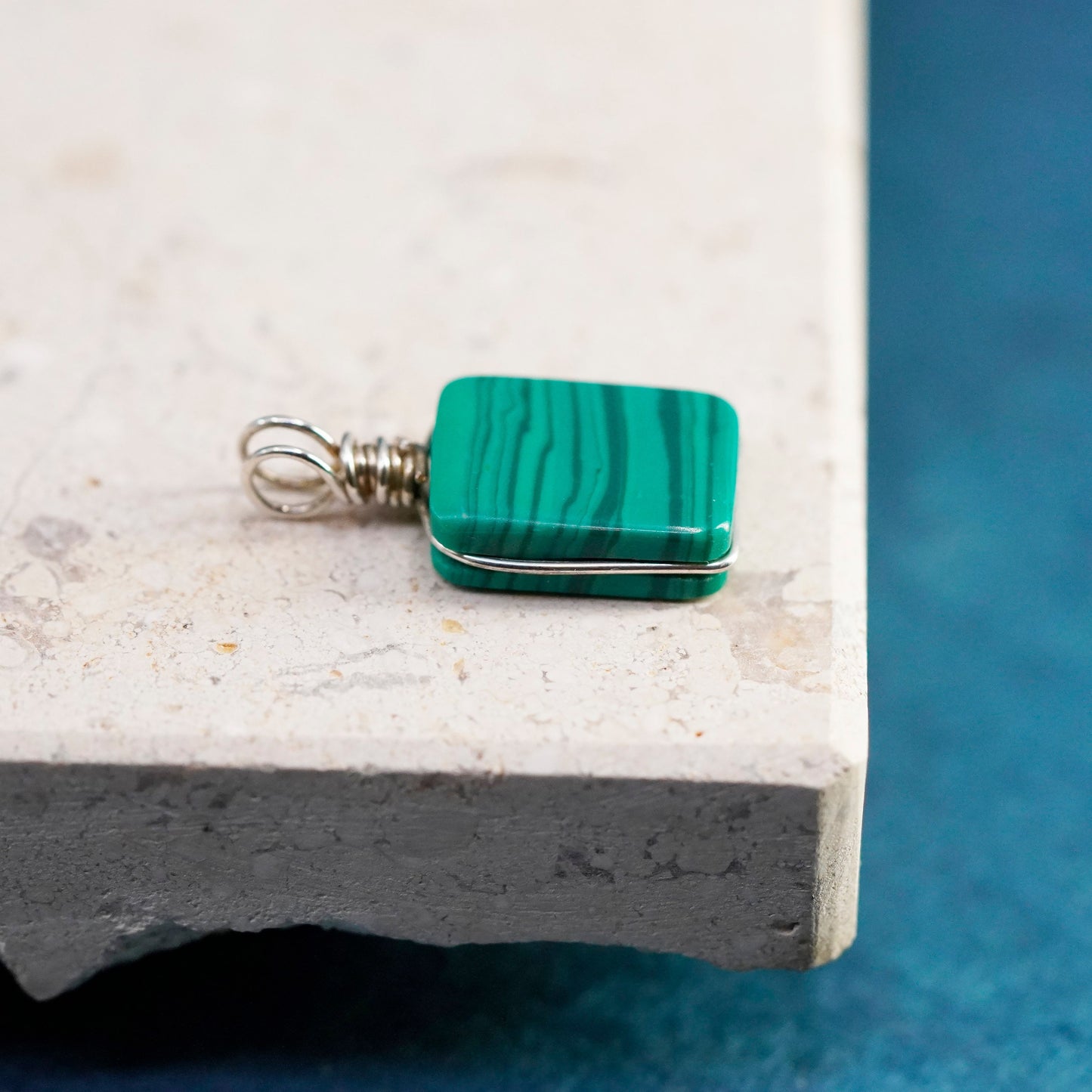 Vintage Sterling 925 silver handmade pendant with rectangular malachite stone