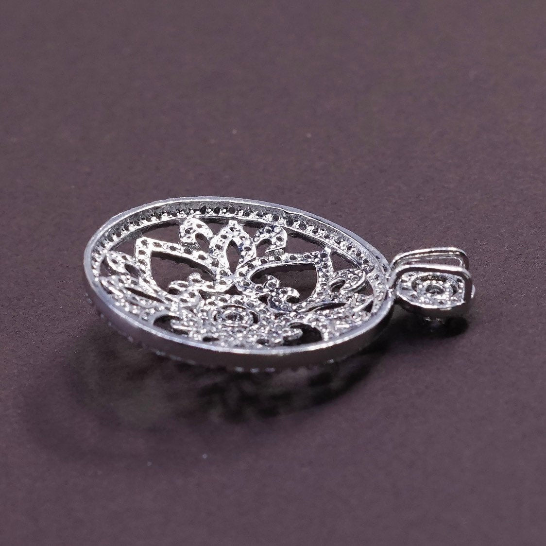 VTG Sterling silver pendant, 925 round pendant w/ cluster crystal