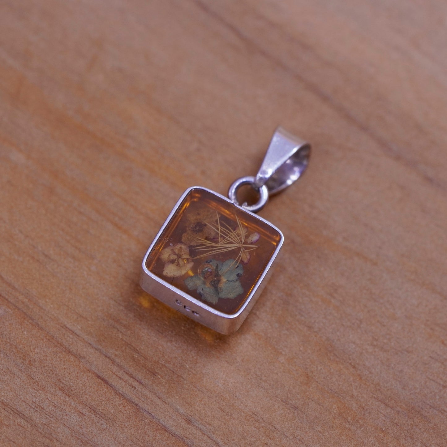 Vintage Sterling 925 silver square shaped pendant with resin flower