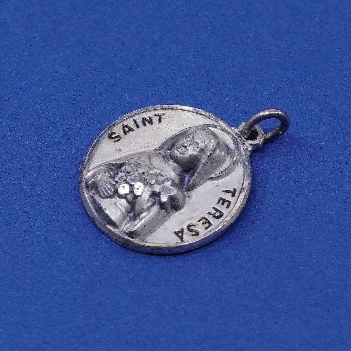 vtg sterling silver handmade pendant, 925 tag charm engraves “saint Teresa