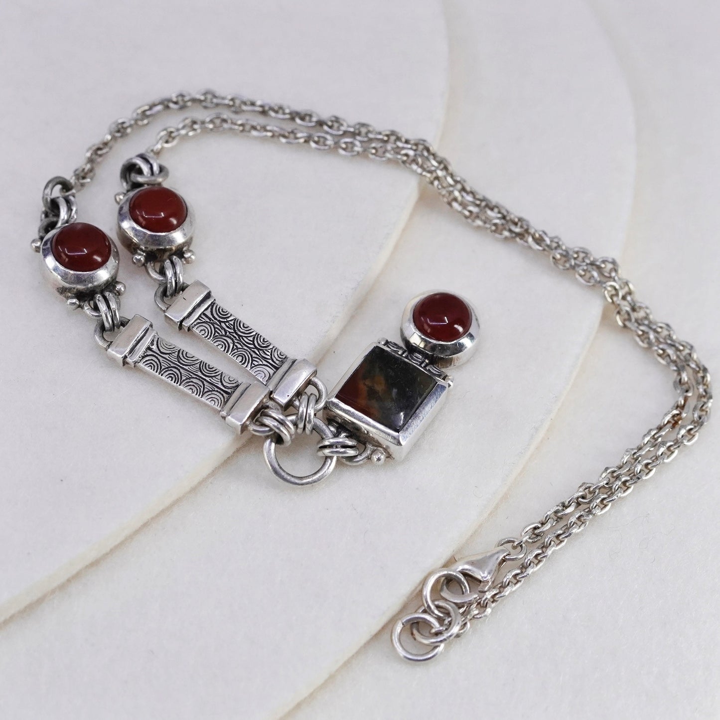 17”, Sterling 925 silver handmade necklace agate pendant and carnelian beads