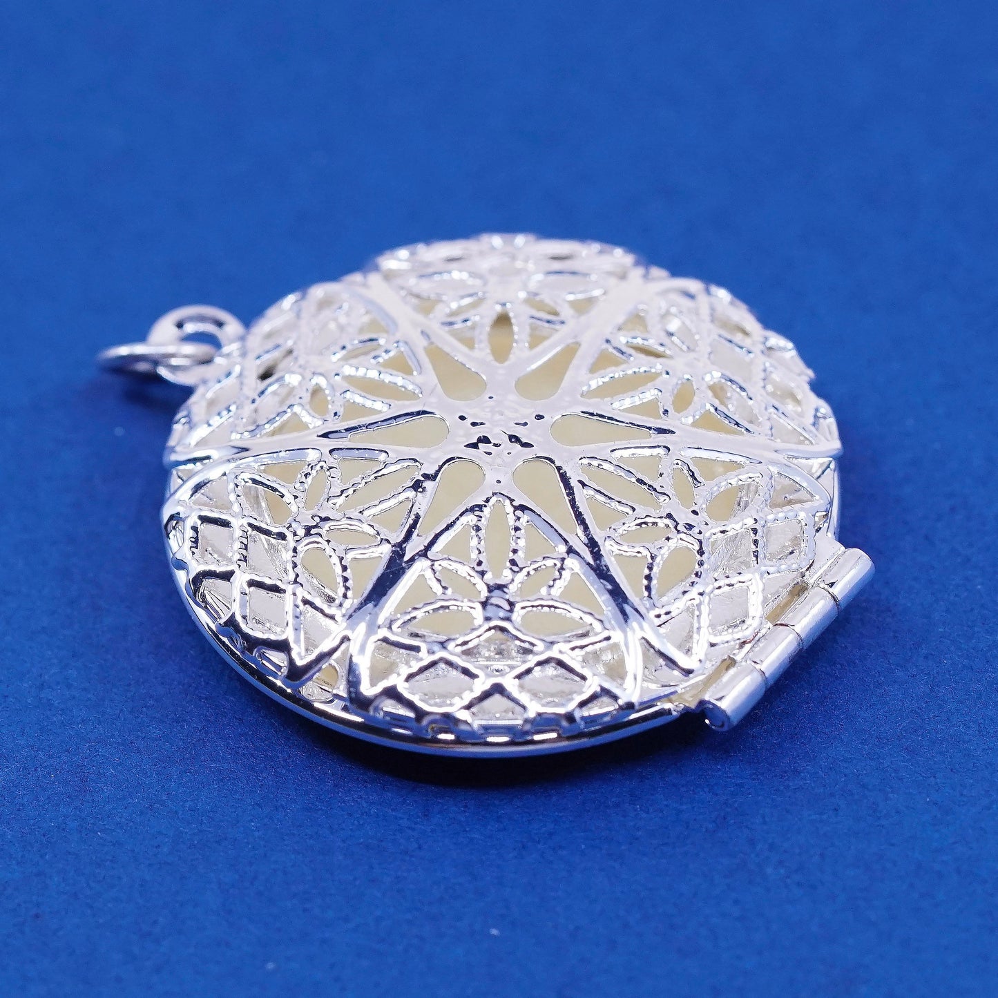 vtg Sterling silver handmade pendant, 925 round filigree locket, silver tested