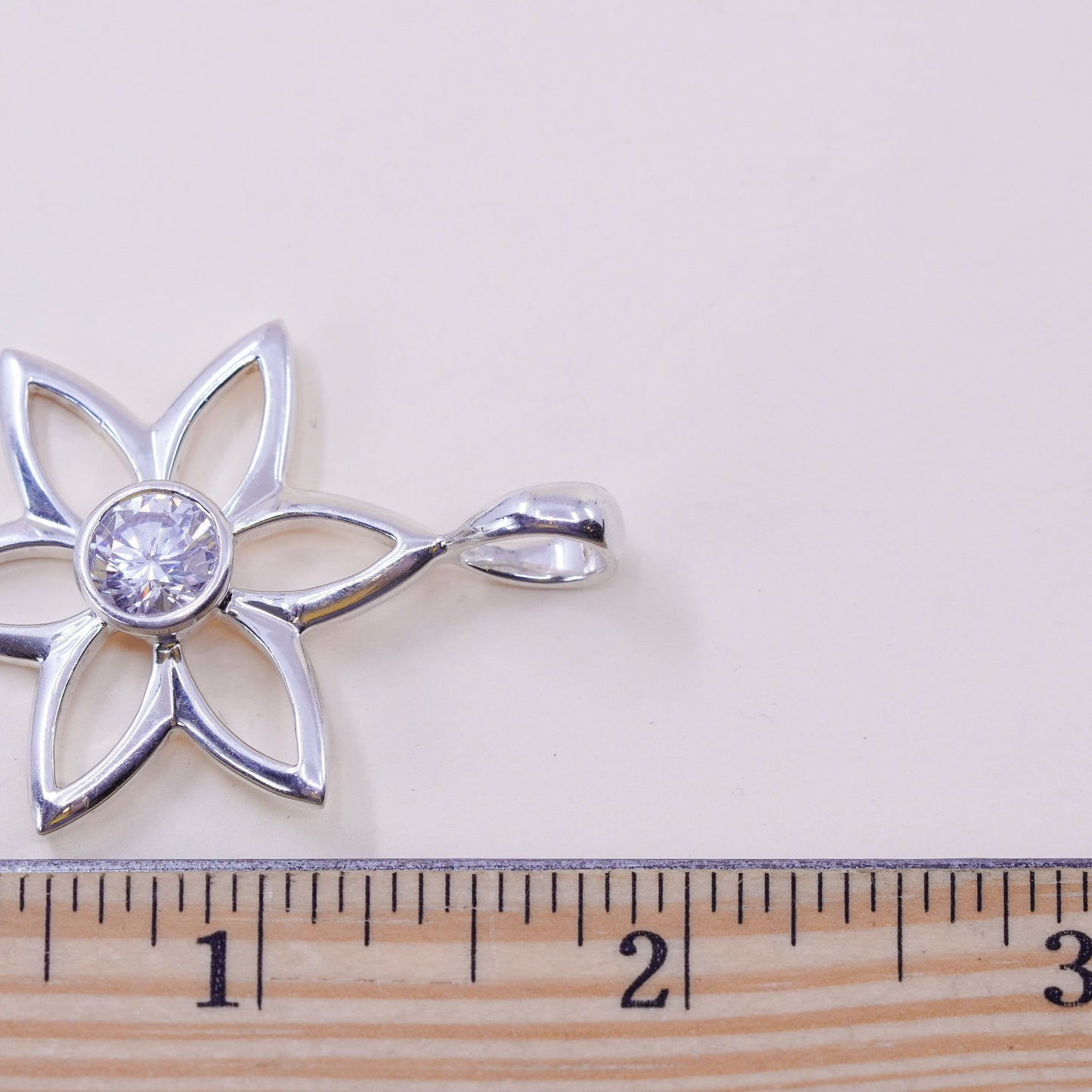 silpada sterling silver pendant, S1195 Silver 925 Star/flower Pendant Cz Center