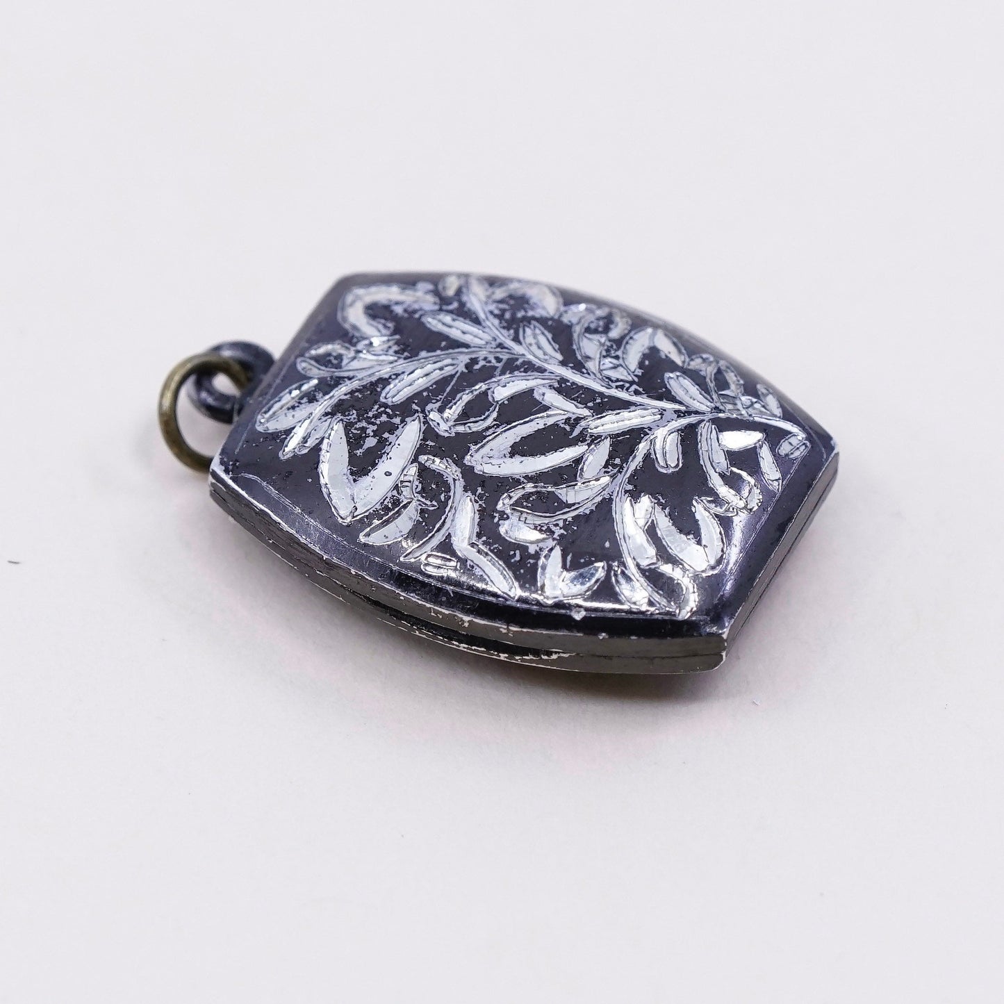 vtg sterling silver handmade Pendant, India 925 silver SIAM pattern embossed