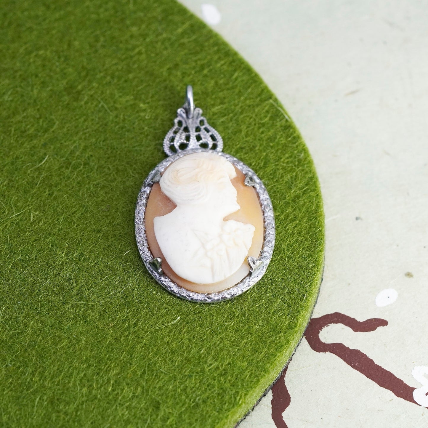 Italy Sterling silver handmade pendant, 925 oval brooch cameo carnelian woman