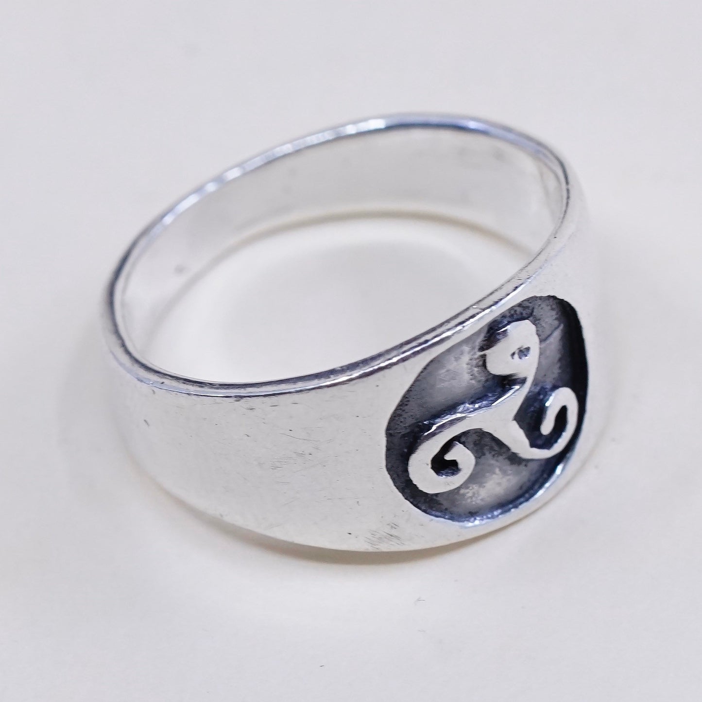 Size 7, vintage mexico sterling 925 silver handmade ring embossed swirl