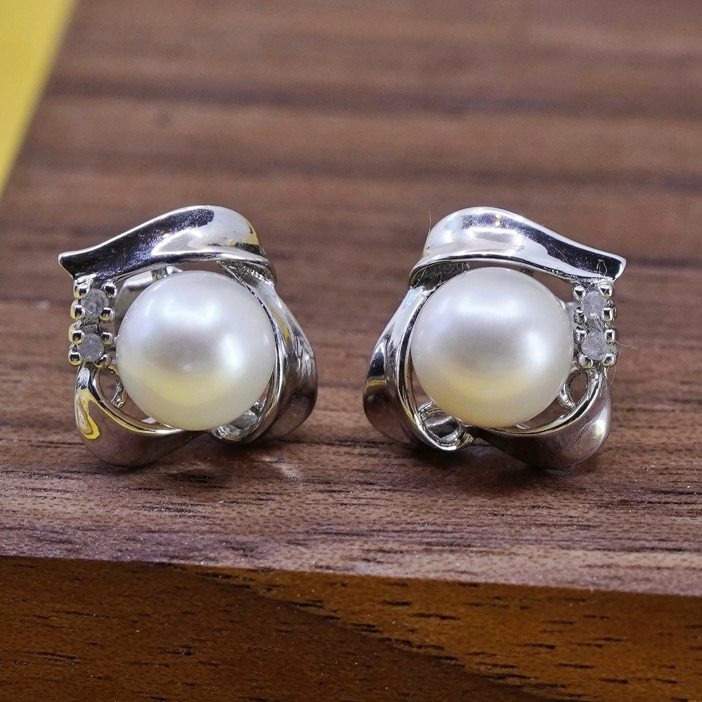 Vintage Sterling silver handmade earrings, 925 studs with pearl