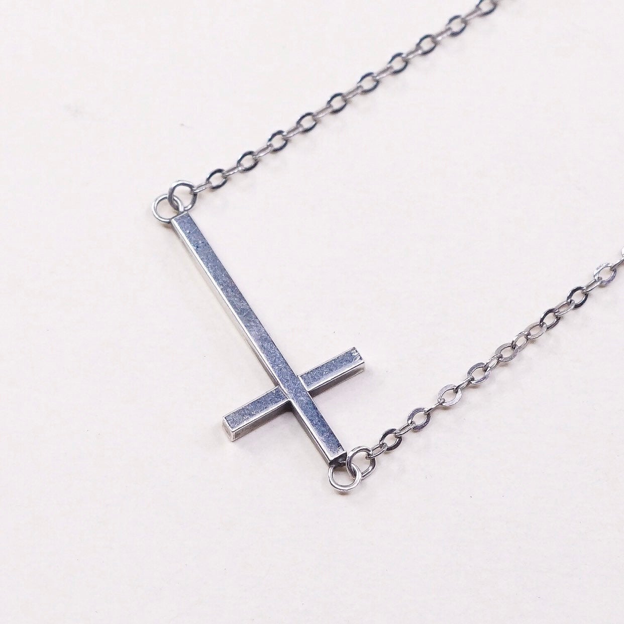 18”, vtg sterling silver flatten circle link chain w/ cross pendant, necklace