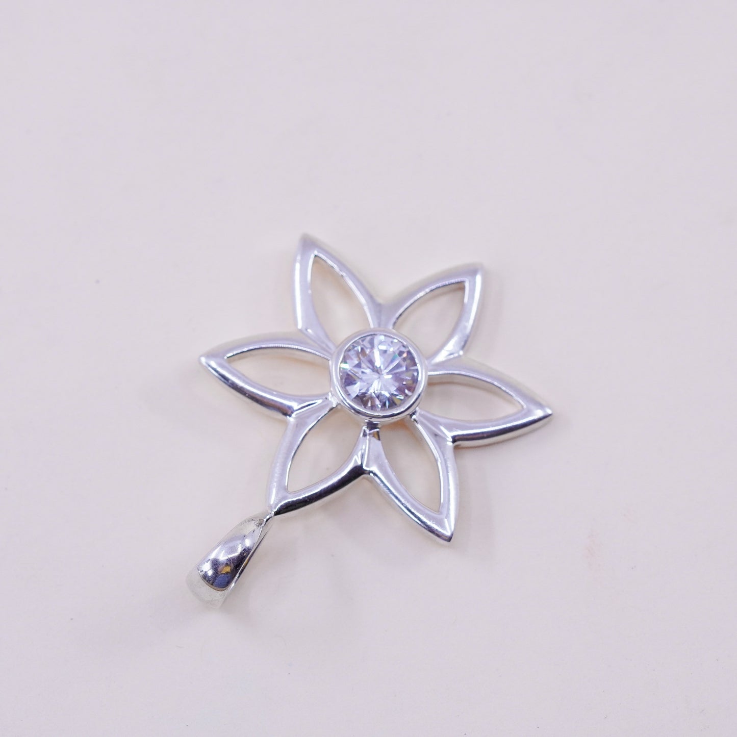 silpada sterling silver pendant, S1195 Silver 925 Star/flower Pendant Cz Center