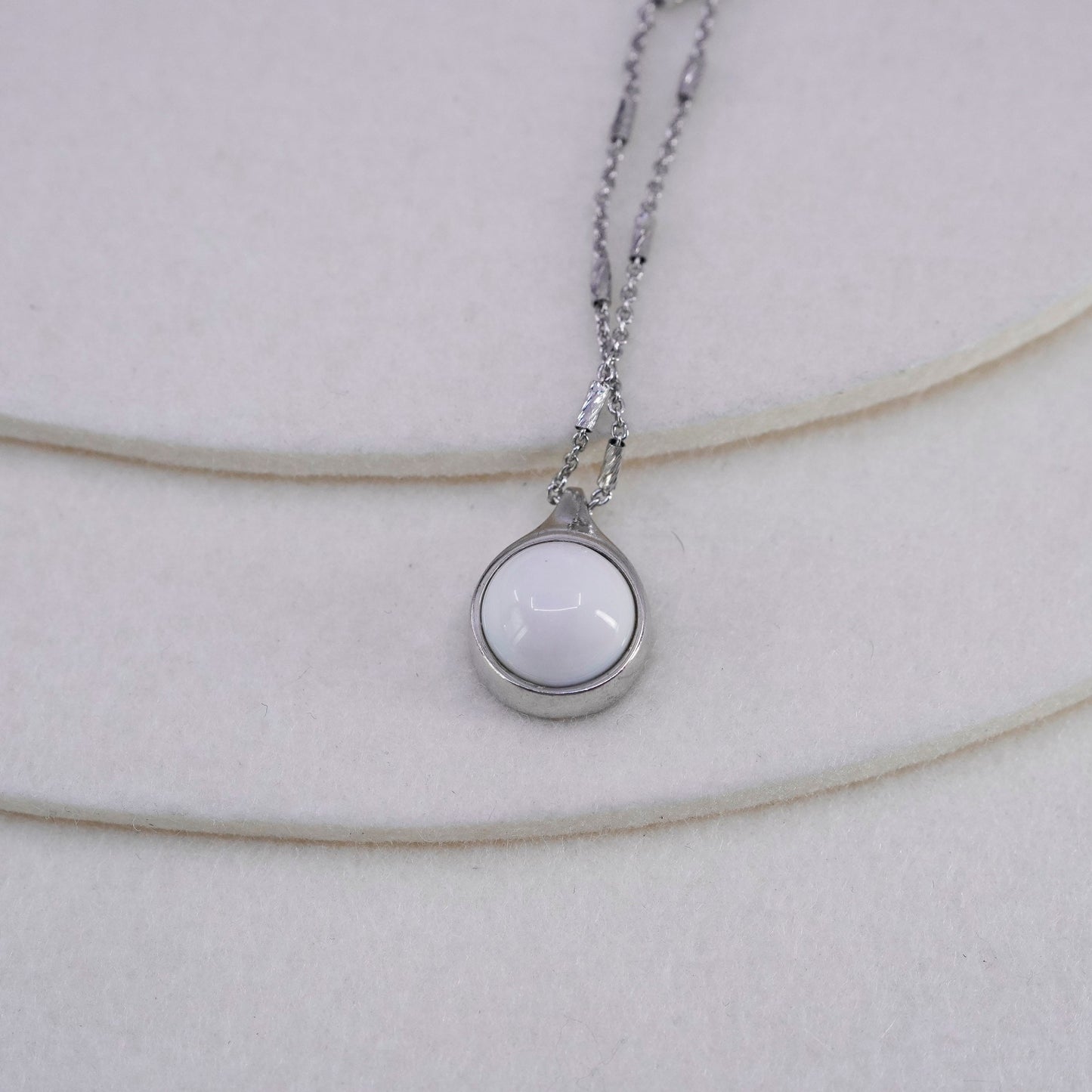 18”, Italian Dafne Sterling 925 silver circle necklace circle howlite pendant