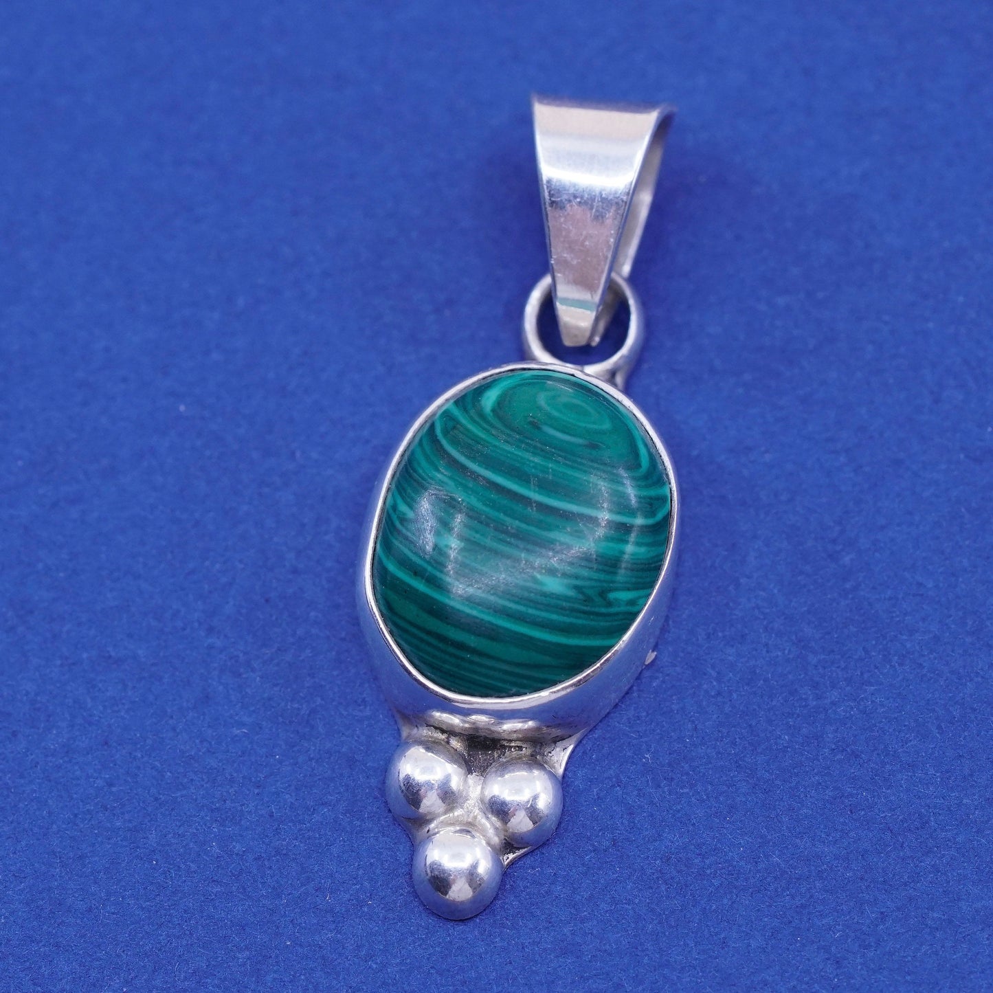 Vintage mexico Sterling 925 silver handmade pendant with oval malachite