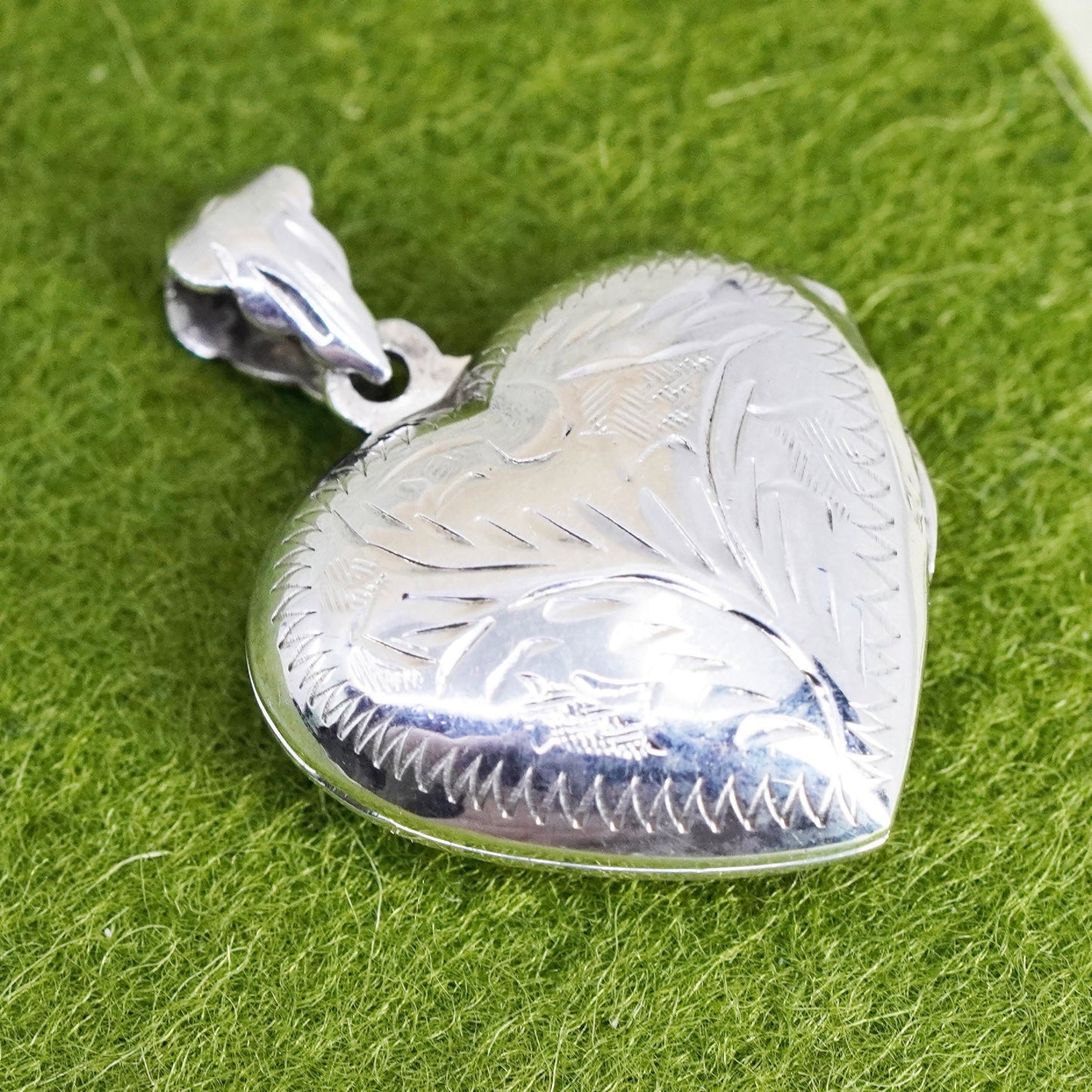 Vintage sterling silver heart shaped photo locket charm pendant, 925 locket