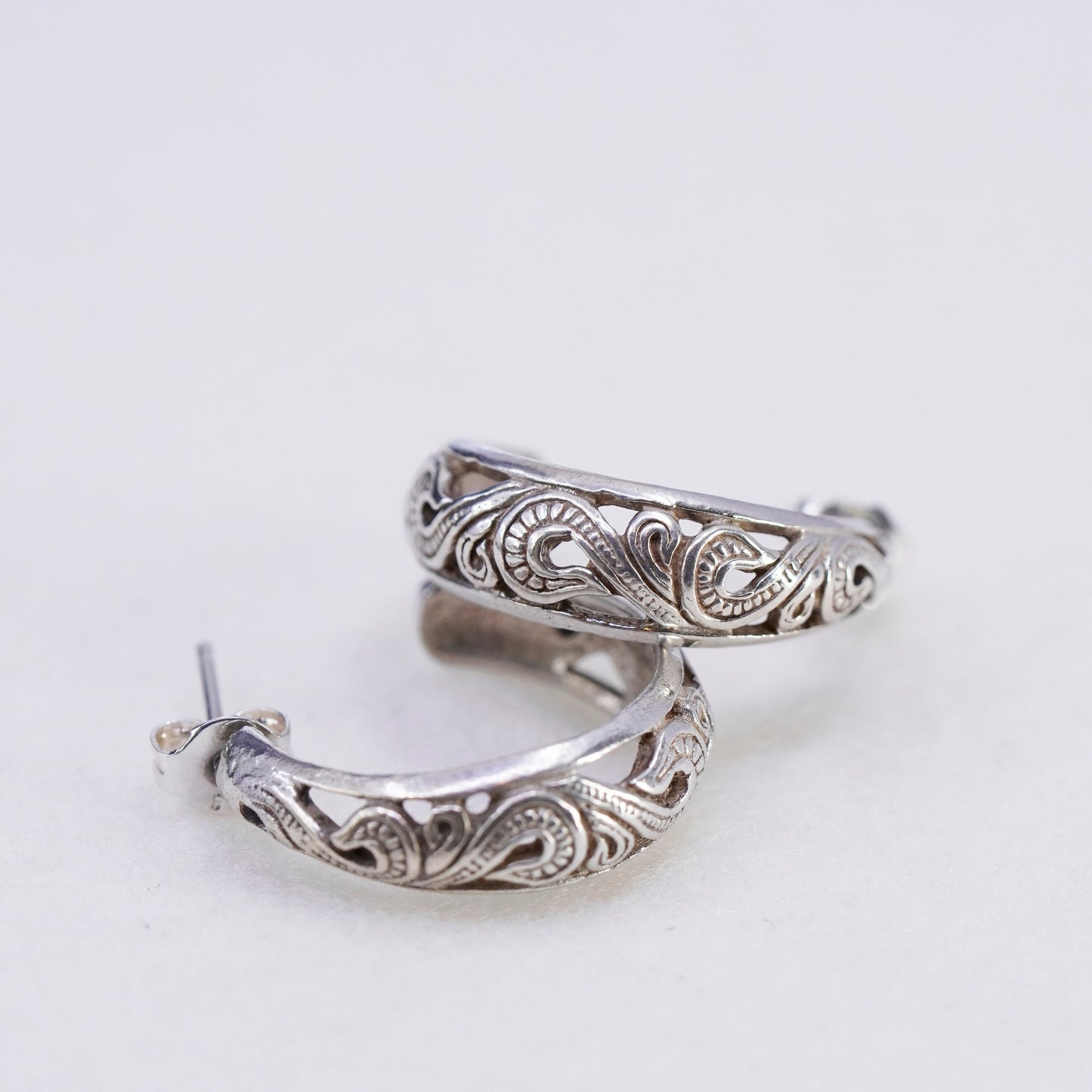 0.75”, vintage Sterling silver handmade earrings, 925 filigree Huggie hoops