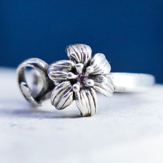 Size 5.5, vintage Sterling silver handmade ring, 925 flower band