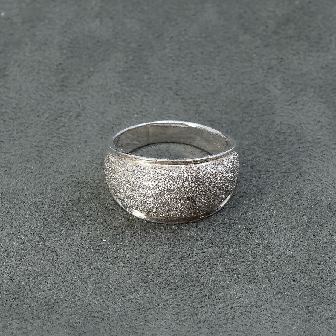 sz 9.25, vtg Sterling silver handmade ring, Mexican 925 band w/ Matt surface