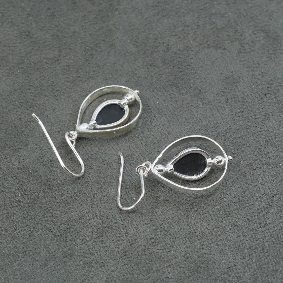 vtg Sterling silver handmade earrings, 925 w/ teardrop obsidian