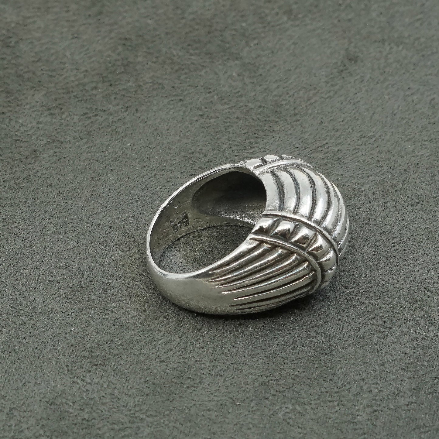 sz 7, vtg hammered sterling silver ring. 925 handmade statement ring