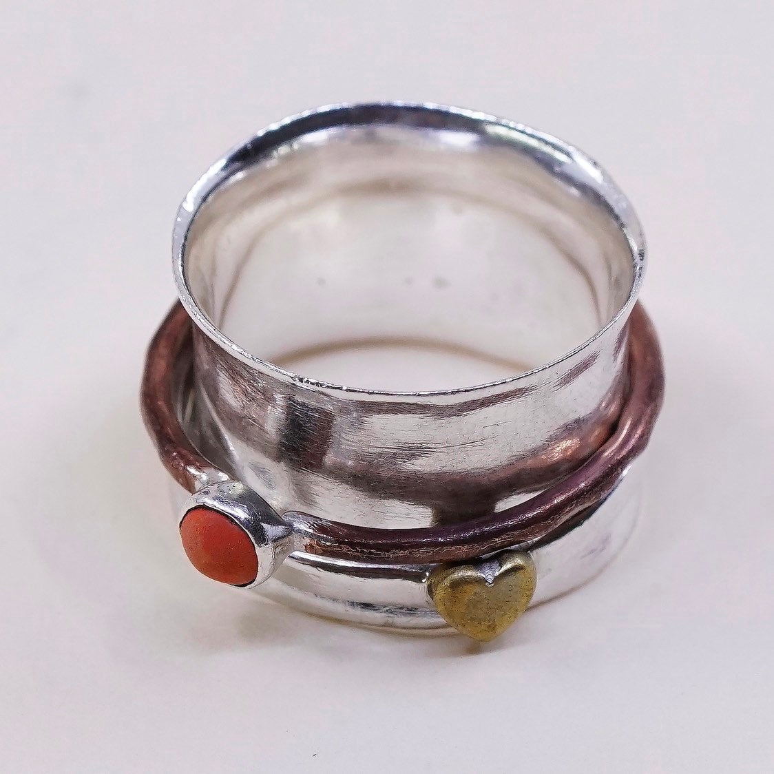 sz 6, vtg two Tone Sterling 925 silver Handmade spinner ring, band w/ coral